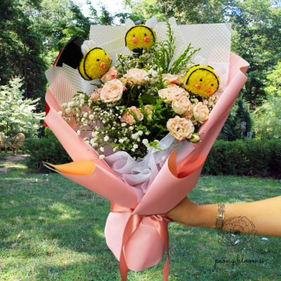 Bumble Bee Garden Bouquet