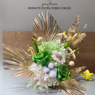 AMIRA PRESERVED FLORAL VASE HARI RAYA ARRANGEMENT