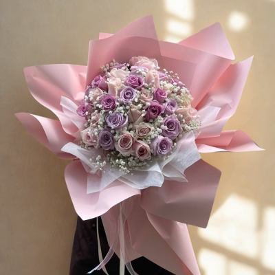 33 Lilac Pink Roses with Baby Breath